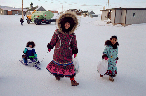 INUIT WOMEN IN HOLMAN
