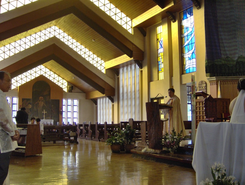 See the traditional wedding shirt for bridegrooms, Alex wore one too.